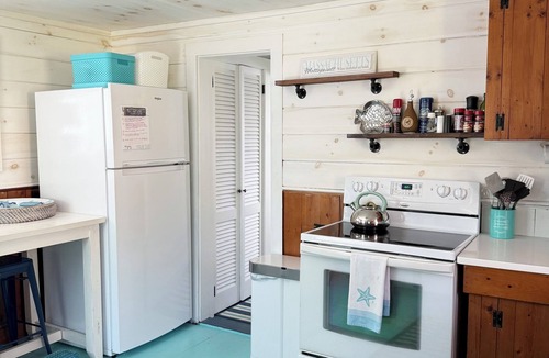Mattapoisett Cottage | Peaceful cottage in quaint Mattapoisett beach community.