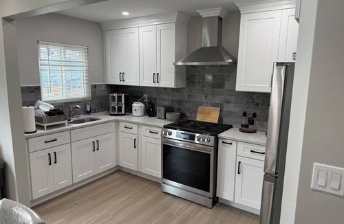 Queens House | Peaceful cozy 3-bedroom house with AC in Queens.