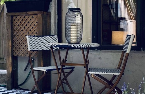 Leslieville Apartment | Peaceful garden apartment in the heart of Leslieville/Danforth, fully equipped