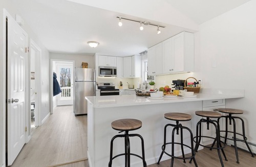 Alton Bay House | Peaceful Getaway Close to Lake Boating, Hiking, Skiing