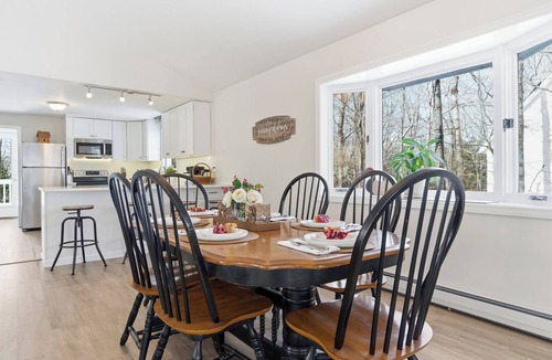 Alton Bay House | Peaceful Getaway Close to Lake Boating, Hiking, Skiing