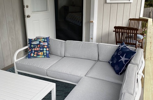East Boothbay Apartment | Peaceful Gorgeous Sunsets! Dock and Low tide coastal beach!