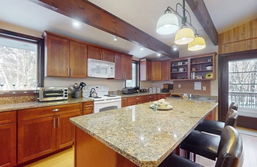 Killington House | Peaceful house on 77 acres w/sauna, jet tub, foosball, piano, w/d