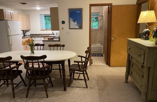 West Dover House | Peaceful Near Mt Snow Wood Stove Sauna Forest Views Cozy Stay