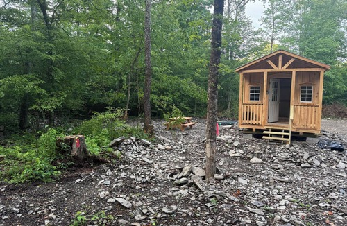 Smithville Flats RV Rental | Peaceful & private 1-bedroom campground in charming Smithville Flats