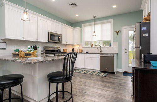 Arundel Cottage | Peaceful retreat w/heated pools, club house, game room & close to local beaches