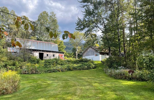 Moretown House | Peaceful Vermont Mountain Retreat on 10 Beautiful Acres