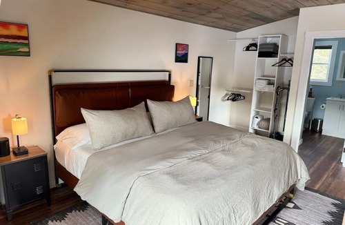 Woodstock House | Peaks Perch Near Loon: King Bed, Kitchen, AC