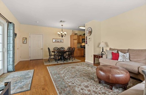Hampton Condo | Penthouse #6 | Private Balcony | Water Views