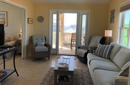 Wells Beach Condo | Penthouse condo just steps away from Wells Beach