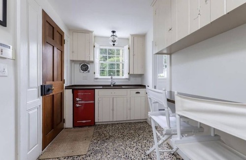 Stonington Cottage | Perfect 1 bedroom 1 bath cottage in the heart of Stonington Borough