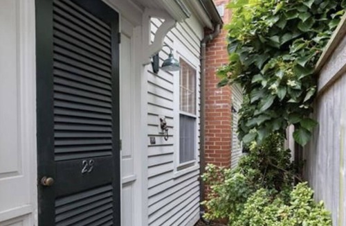 Stonington Cottage | Perfect 1 bedroom 1 bath cottage in the heart of Stonington Borough