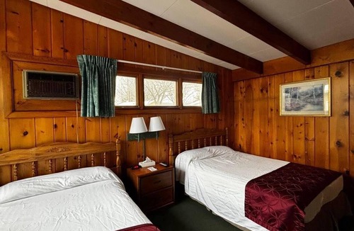 Hamilton Hotel | Perfect 1-bedroom hotel room in beautiful Hamilton - #315 Chenango
