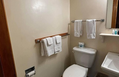 Hamilton Hotel | Perfect 1-bedroom hotel room in beautiful Hamilton - #315 Chenango