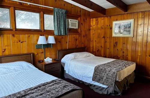 Hamilton Hotel | Perfect 1-bedroom hotel room in charming Hamilton - #319 Shenandoah