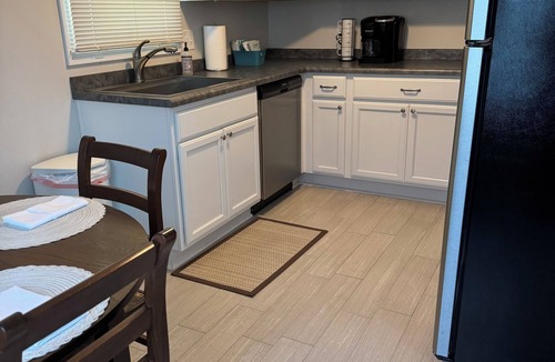 Niles Apartment | Perfect 2-bedroom apartment with central AC in quiet neighborhood