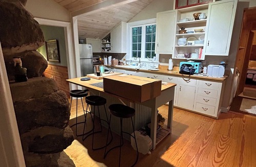 Wolfeboro House | Perfect 2-bedroom lakeside cottage in Wolfeboro,NH for a relaxing and getaway.