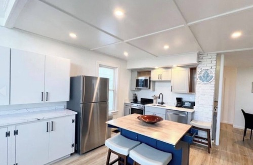 Vineyard Haven Apartment | Perfect 3-bedroom apartment with AC in peaceful Tisbury
