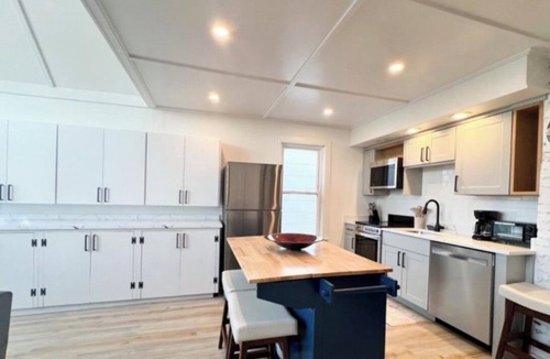 Vineyard Haven Apartment | Perfect 3-bedroom apartment with AC in peaceful Tisbury