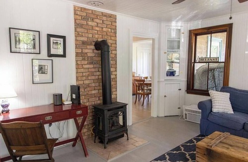 Bayside House | Perfect 4-bedroom house with AC in pleasant Historic Bayside.