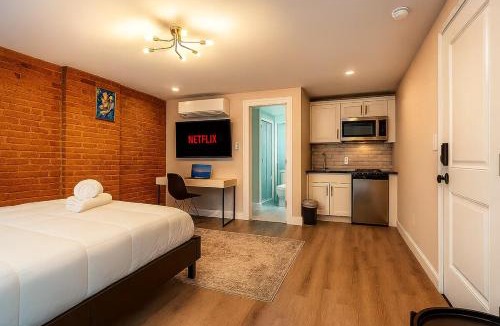 Downtown Apartment | Perfect Downtown Stay Yale Walk Sallys Apizza