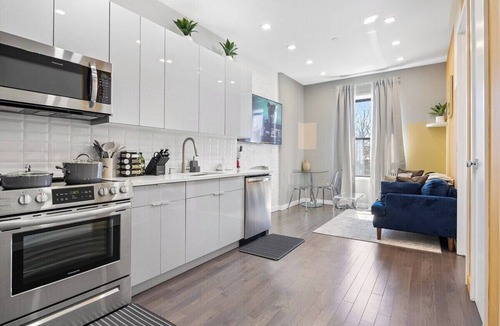 Harlem Hotel | Perfect for Tourism: Near Train, Times Sq, Dining