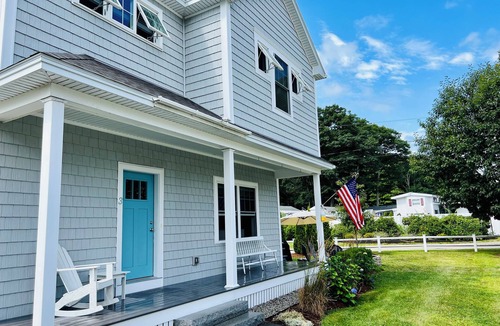 Wells House | Perfect Getaway! Wells/OGT line, walk to Moody & North Beach