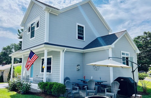 Wells House | Perfect Getaway! Wells/OGT line, walk to Moody & North Beach