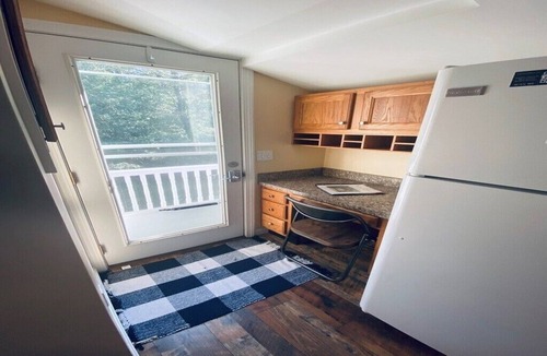 East Chop Apartment | Perfect One Bedroom Garage Apartment w/AC