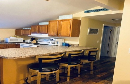 East Chop Apartment | Perfect One Bedroom Garage Apartment w/AC