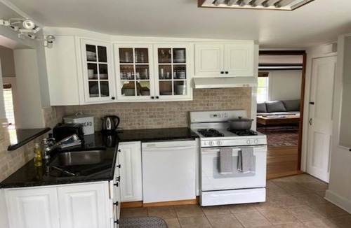 Stratton House | Perfect VT getaway - great for two families! Starlink Internet, Large Yard