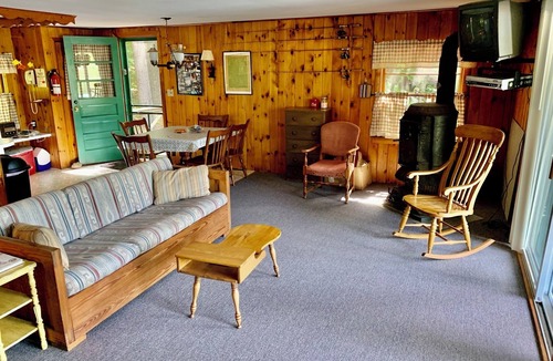 West Newfield Cabin | Perfect waterfront 3-bedroom cabin on Balch Lake in Newfield NH