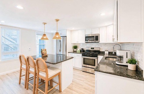 Mill River Apartment | Perfect Yale Stay | Spacious 4BR | Guest Favorite