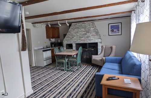 Intervale Hotel | Perry's Motel and Cottages