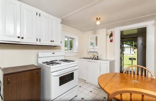 Intervale Hotel | Perry's Motel and Cottages