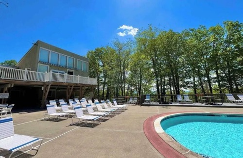 Wilmington House | Pet & Family Friendly Home, Assoc ClubHouse w/Pools. Near Ski, Hiking, Boating