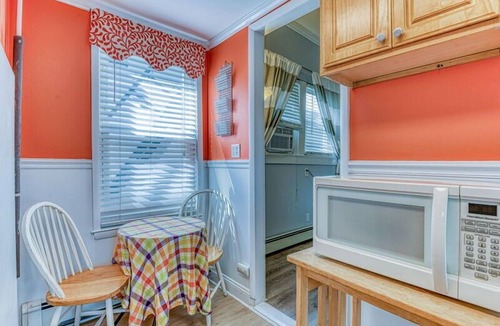 Ocean Grove Apartment | Pet Friendly 1st Floor Apt 2 Blocks to Beach & Main Ave | Private Entrance | .