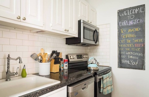 Old North End Apartment | Pet-Friendly 2BR on Battery Park, Lake Views