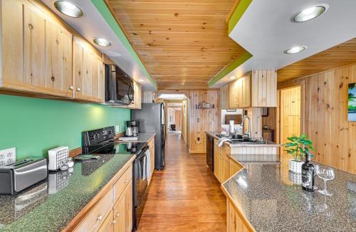 Boonville Apartment | Pet-Friendly Boonville Apt w/Deck on Main Street!