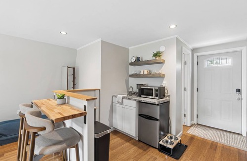 Scarborough Apartment | Pet-Friendly Coastal Studio, Beaches + Portland