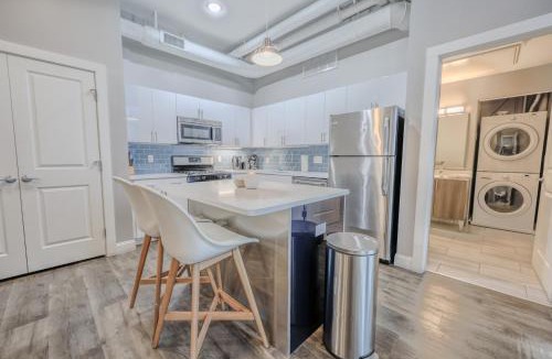 Downtown Boston Apartment | Pet Friendly Downtown Boston Elevator Washer Dryer