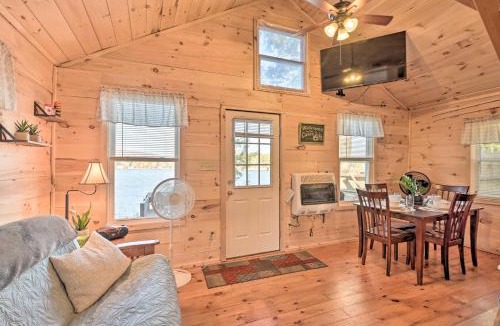 Ellsworth House | Pet-Friendly Ellsworth Cottage on Branch Lake
