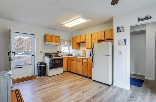 Saratoga Springs Cottage | Pet-friendly Home w/Patio: 4 Mi to Saratoga Spa!