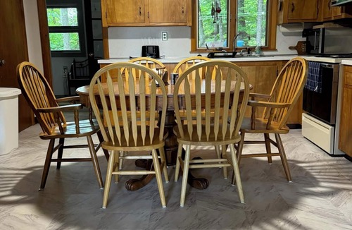 Raymond House | Pet-Friendly Maine Camp on Little Sebago Lake – Sandy Shore & Dock