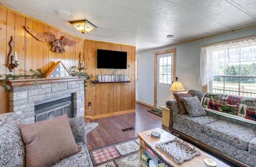 Perham House | Pet-Friendly Perham Home: Fire Pit + Trail Access!