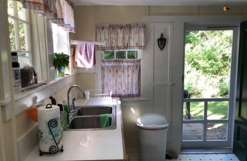 Vineyard Haven Cottage | Pet Friendly Quiet Cottage; 1/2 mi to Lambert's Cove Beach