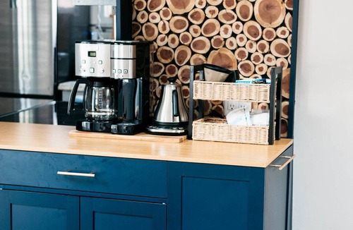 Conway House | Pet-Friendly Retreat Near Hiking & Storyland