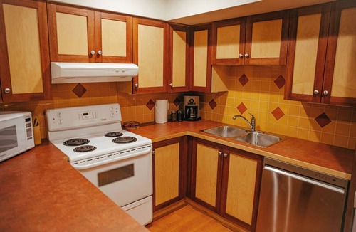 Panorama Apartment | Pet-Friendly Suite on Greywolf Drive