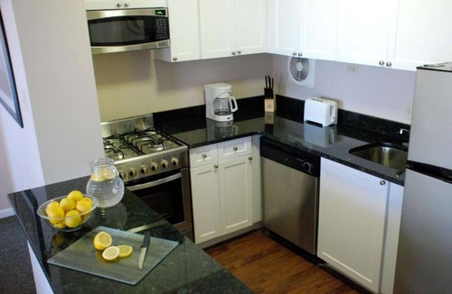 Logan Square Hotel | Philly Skyline Stay with Rooftop Pool + Kitchen