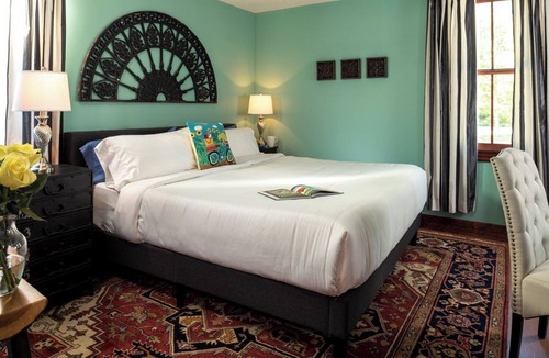 Sparrow Bush Bed & Breakfast | Pine Brook Manor